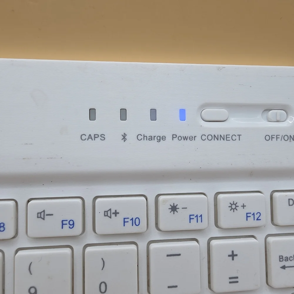 Ultra-Slim Bluetooth Keyboard 9.5